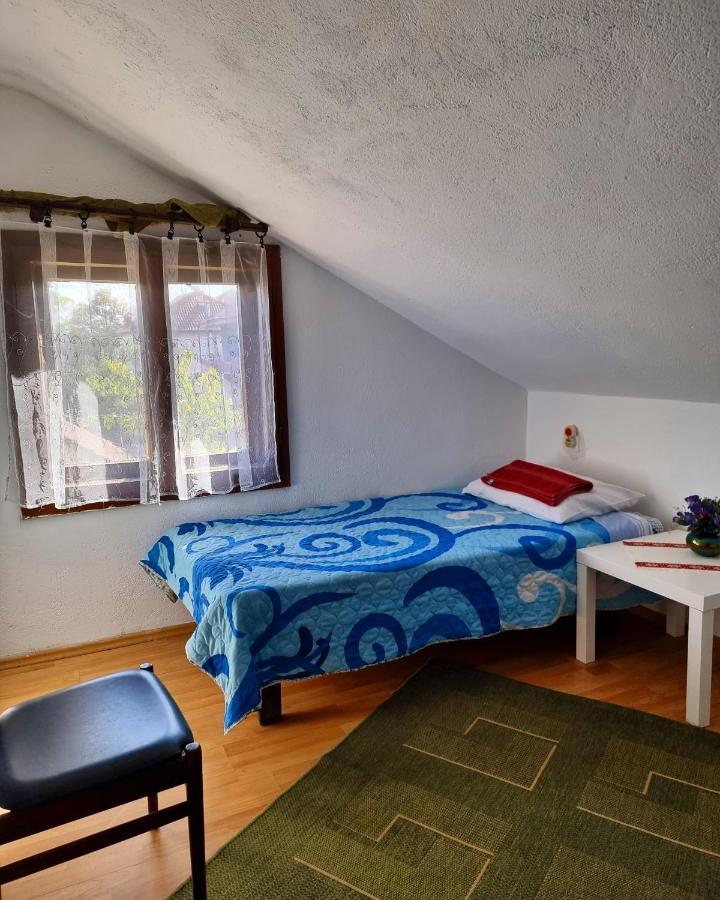 Guesthouse Sobi-Rooms Gradsko Extérieur photo