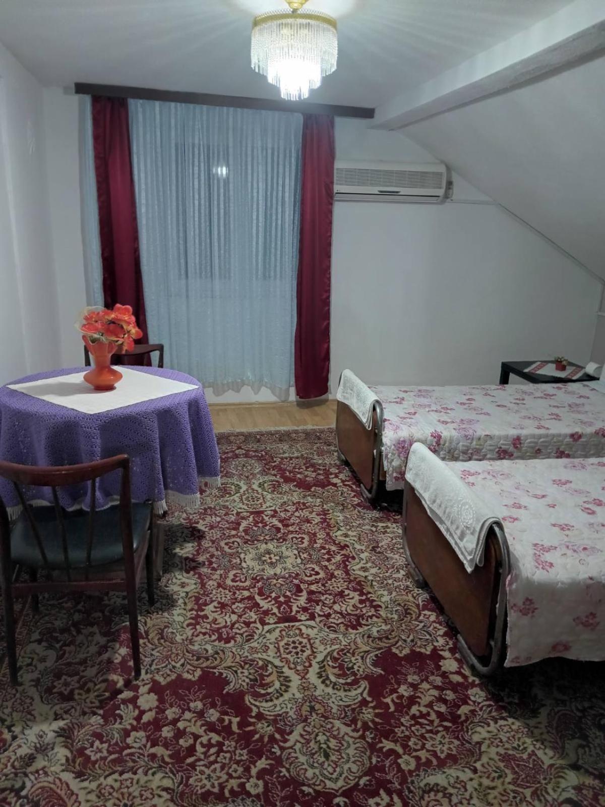 Guesthouse Sobi-Rooms Gradsko Extérieur photo