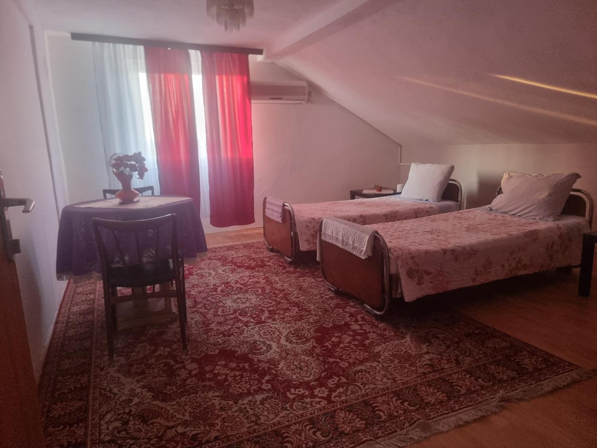 Guesthouse Sobi-Rooms Gradsko Extérieur photo
